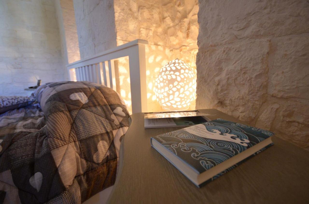 Trulli Petra Chiara Bed & Breakfast Locorotondo Exterior foto