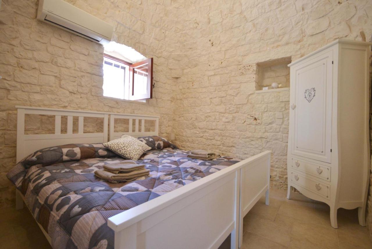 Trulli Petra Chiara Bed & Breakfast Locorotondo Exterior foto