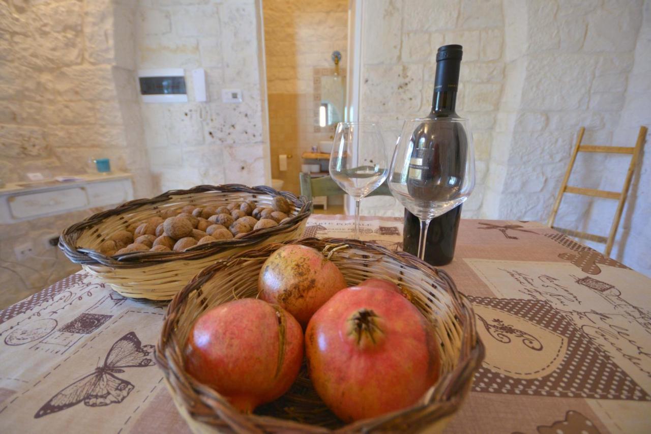 Trulli Petra Chiara Bed & Breakfast Locorotondo Exterior foto