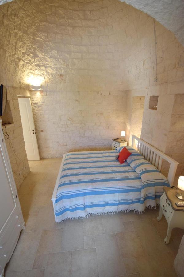 Trulli Petra Chiara Bed & Breakfast Locorotondo Exterior foto