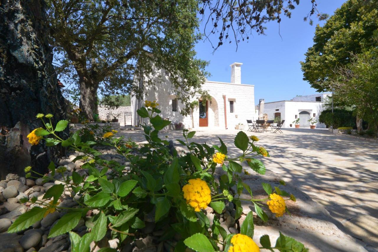 Trulli Petra Chiara Bed & Breakfast Locorotondo Exterior foto