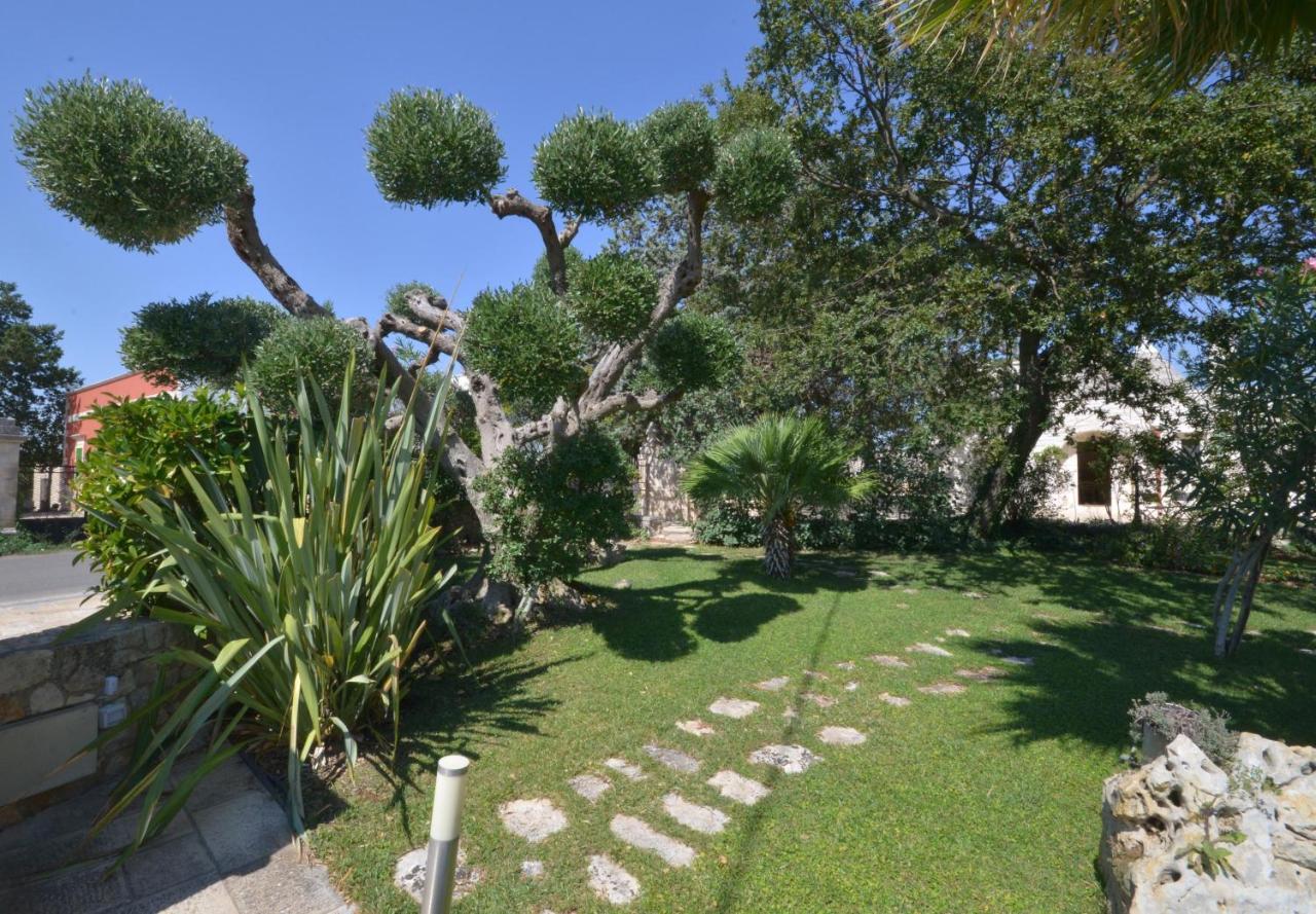 Trulli Petra Chiara Bed & Breakfast Locorotondo Exterior foto