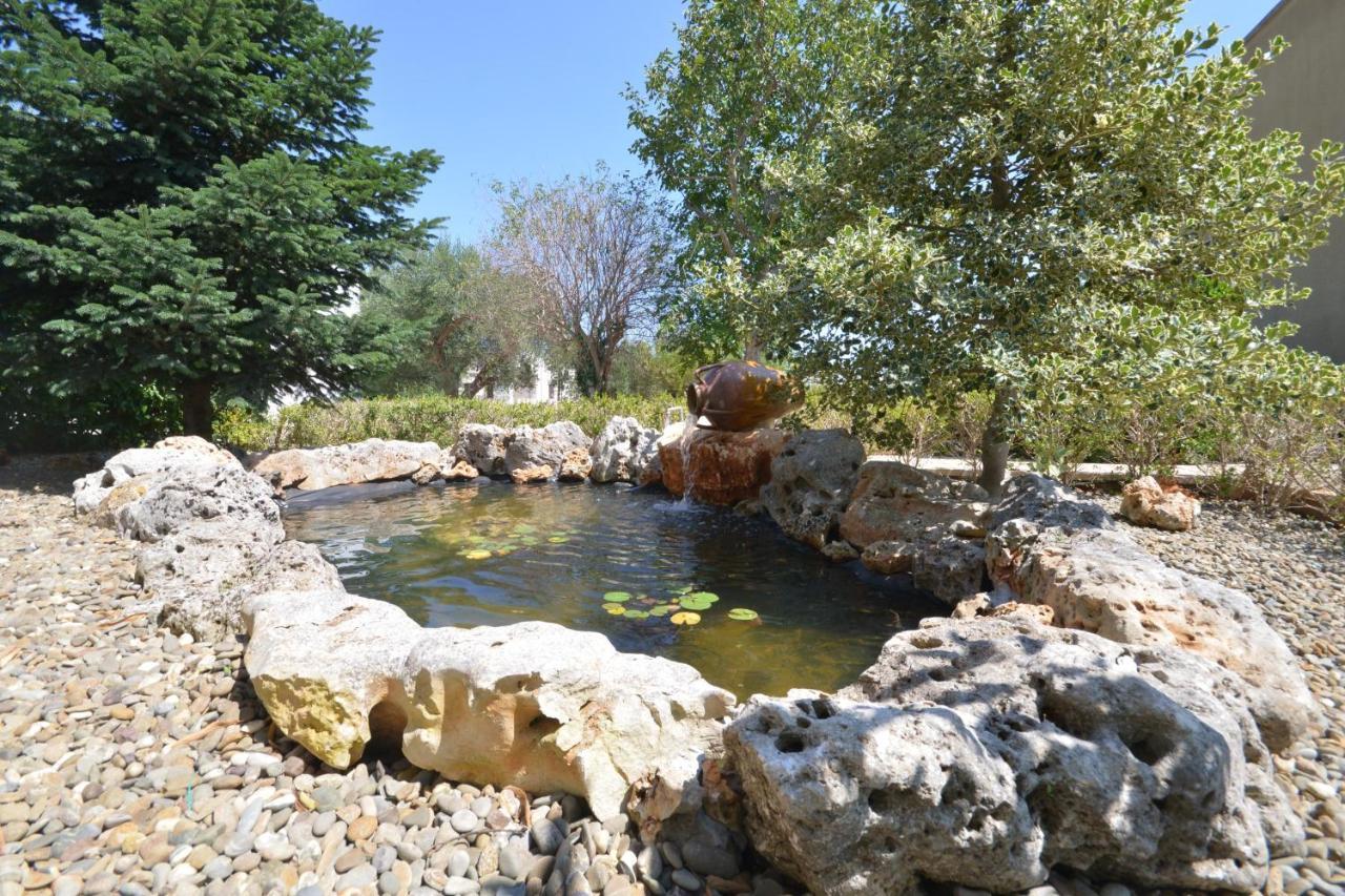 Trulli Petra Chiara Bed & Breakfast Locorotondo Exterior foto
