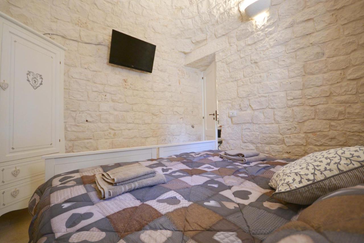 Trulli Petra Chiara Bed & Breakfast Locorotondo Exterior foto