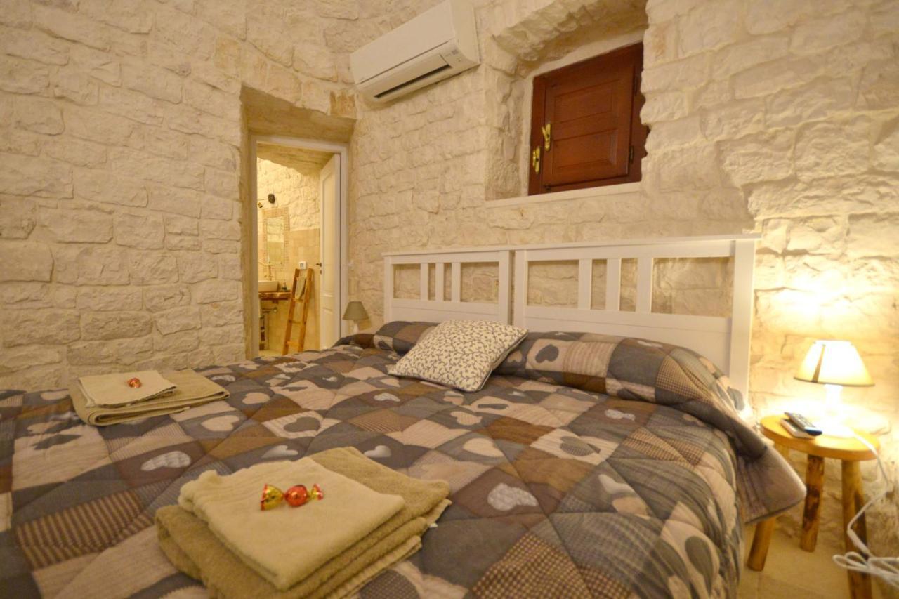 Trulli Petra Chiara Bed & Breakfast Locorotondo Exterior foto