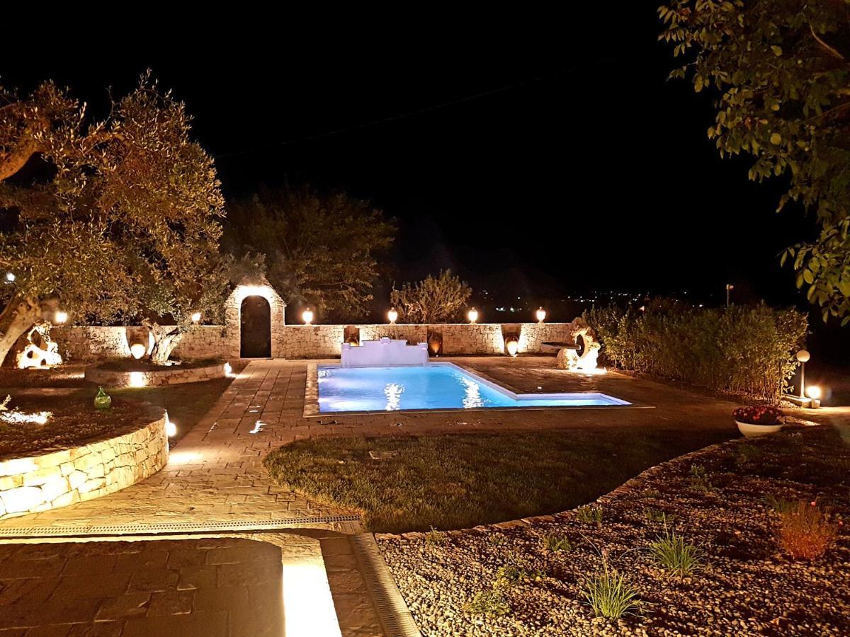 Trulli Petra Chiara Bed & Breakfast Locorotondo Exterior foto