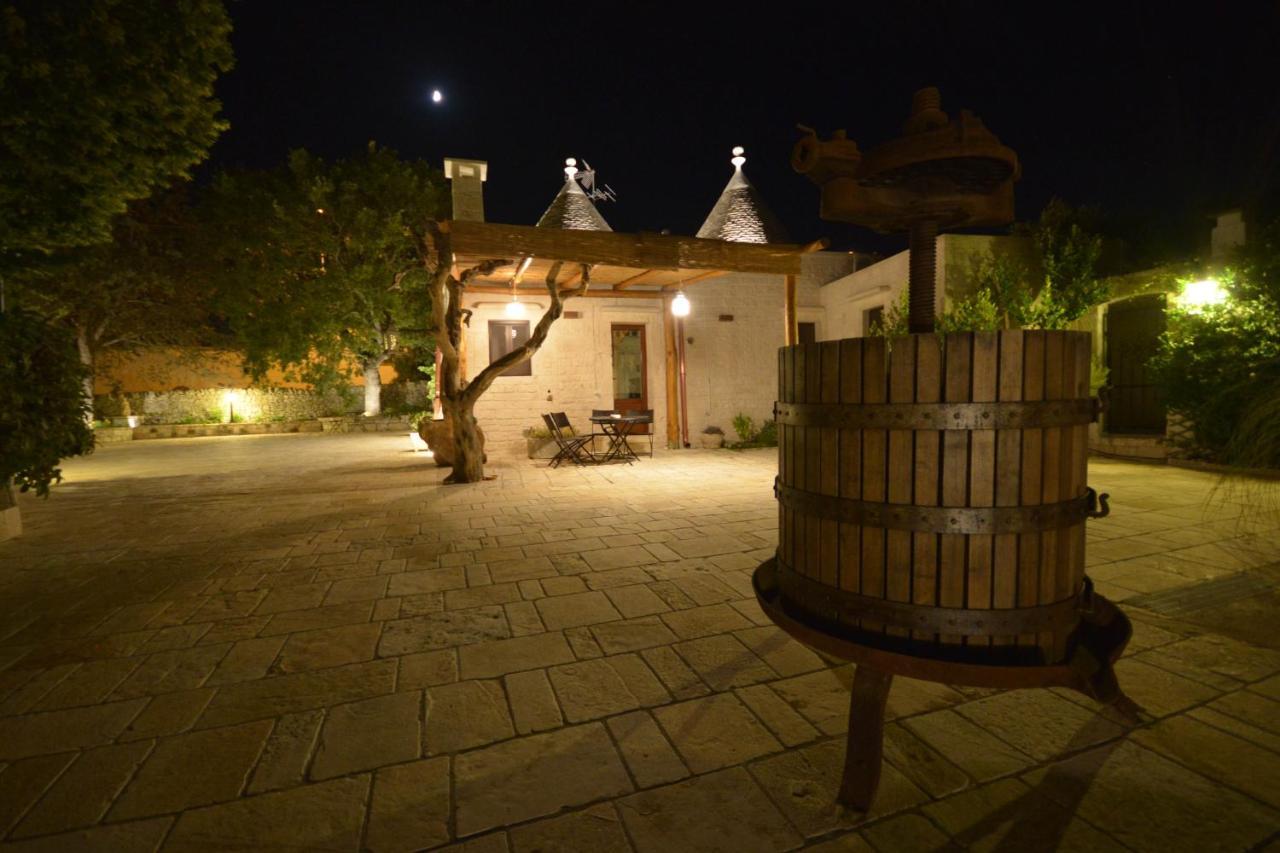 Trulli Petra Chiara Bed & Breakfast Locorotondo Exterior foto