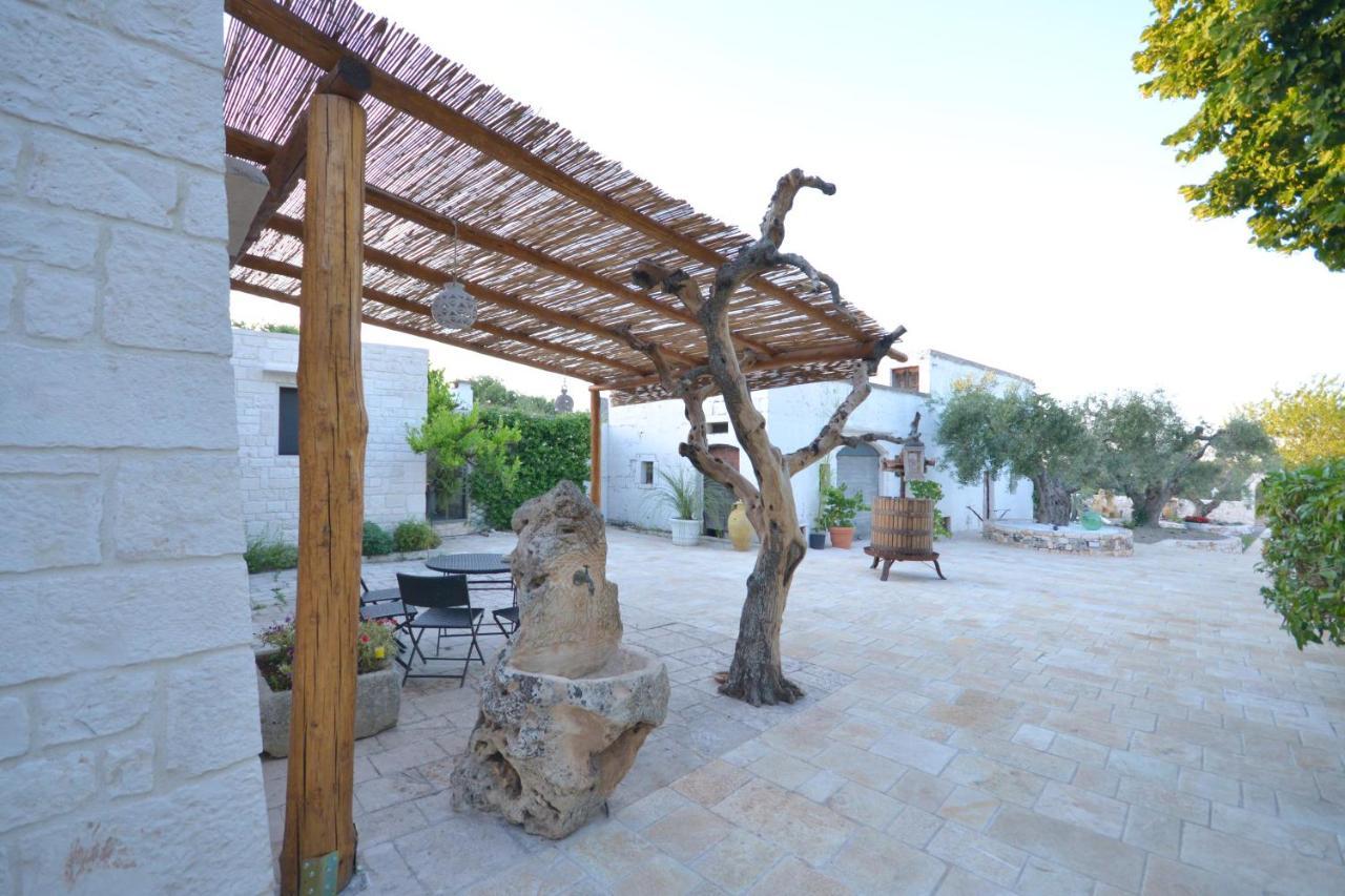 Trulli Petra Chiara Bed & Breakfast Locorotondo Exterior foto