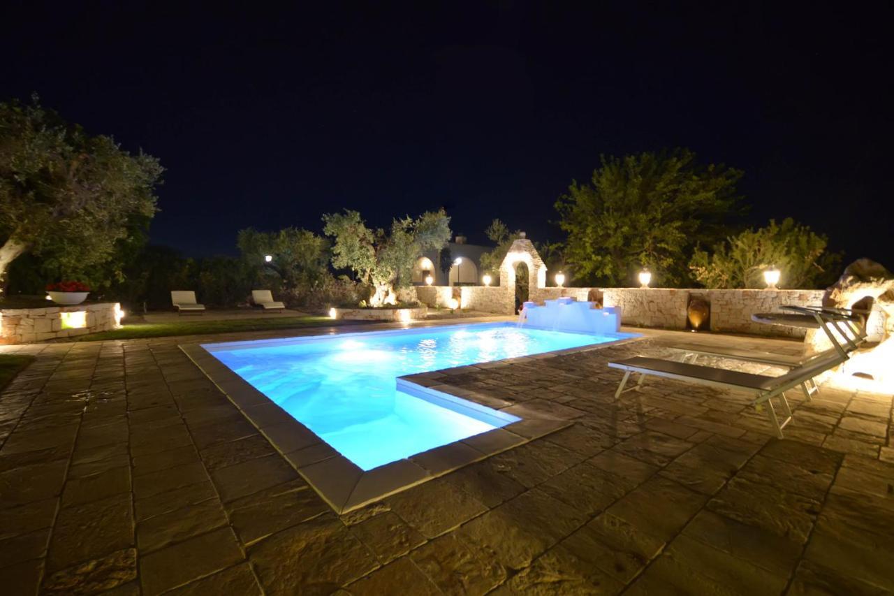 Trulli Petra Chiara Bed & Breakfast Locorotondo Exterior foto