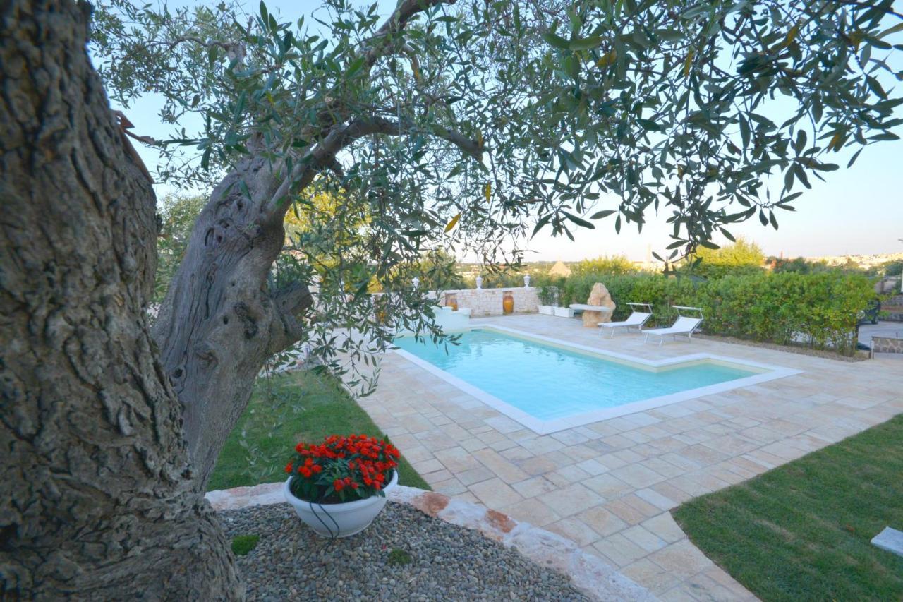 Trulli Petra Chiara Bed & Breakfast Locorotondo Exterior foto