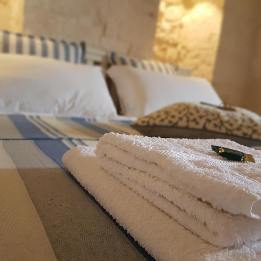 Trulli Petra Chiara Bed & Breakfast Locorotondo Exterior foto